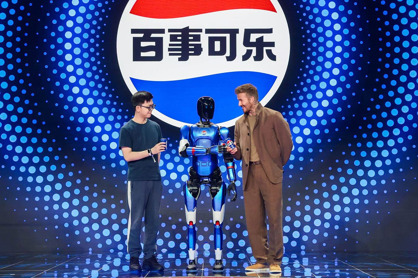 公海jcjc机器人携手百事中国共创“百事蓝宝” 共燃渴望新章